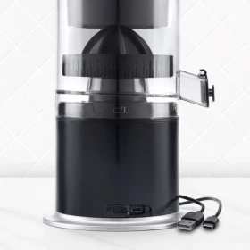 Cediljka za citruse Ufesa Squeeze&Go/punjivi/snaga 45W/crni
